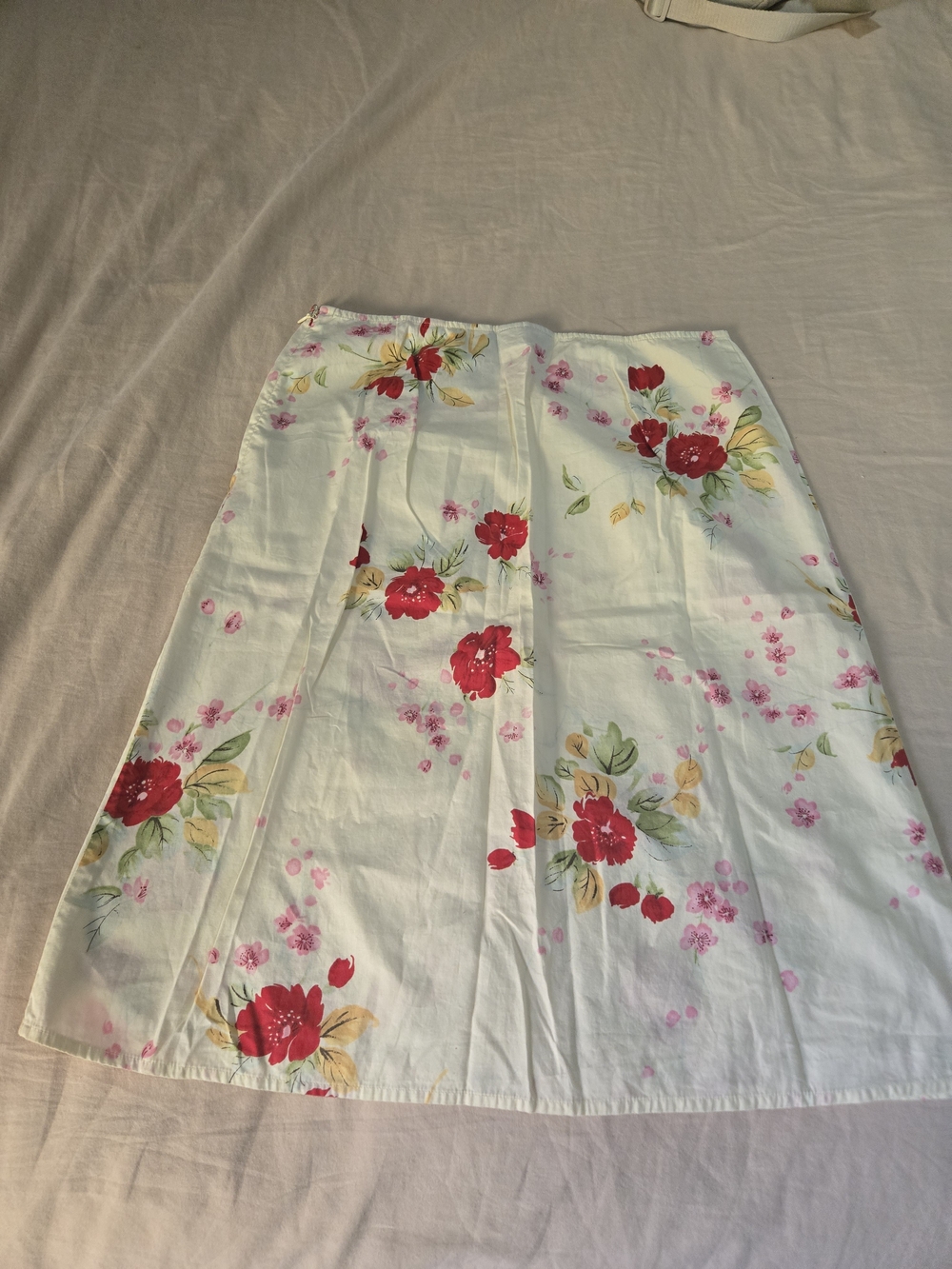 DKNY Y2k 2001 Soft Yellow A-Line Midi Skirt with Red & Pink Floral Print